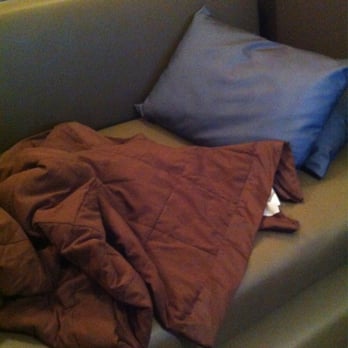 Minute Suites - A couch and a blanket for a nap - Airport Lounges Near Me - Philadelphia, Pennsylvania Minute Suites - A couch and a blanket for a nap - Airport Lounges Near Me - Philadelphia, Pennsylvania