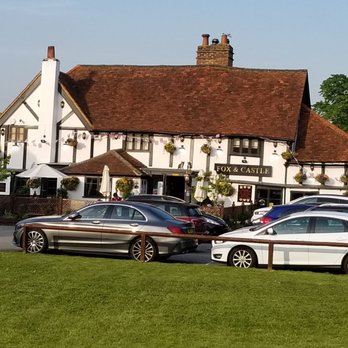 Fox & Castle - Pubs Near Me - Windsor, WNM