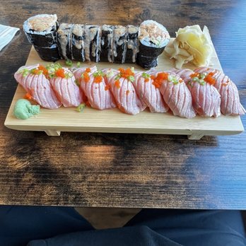 Musashi’s - Seared Salmon & Spicy California Roll - Sushi Bars Near Me - Kent, Washington