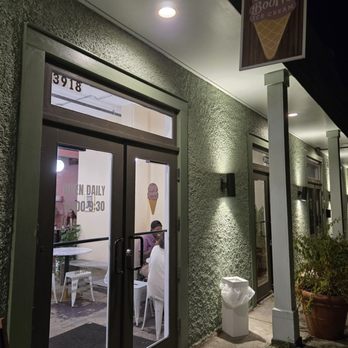 Lucy Boone Ice Cream - Outdoors - Ice Cream & Frozen Yogurt Near Me - New Orleans, Louisiana