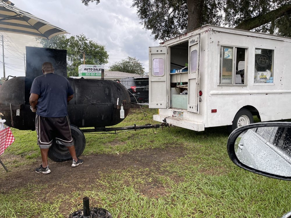 Graham Boy's BBQ Logo
