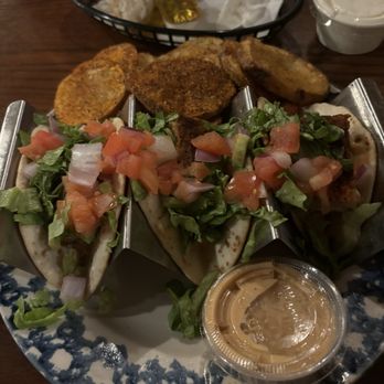 Harold's Inn - New American Near Me - Aliquippa, Pennsylvania