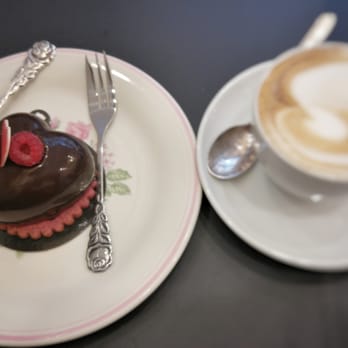 TörtchenTörtchen - Happy Valentine's - Desserts Near Me - Cologne, NW TörtchenTörtchen - Happy Valentine's - Desserts Near Me - Cologne, NW