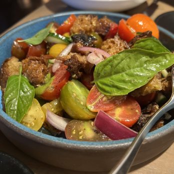 Viaggio Ristorante - Heirloom Tomato salad (specials) - Italian Near Me - Wayne, New Jersey