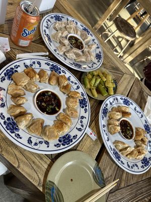 Huang Cheng Potsticker by null