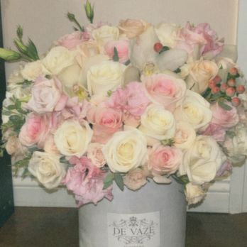 De Vaze Flowers - Florists Near Me - Burbank, California De Vaze Flowers - Florists Near Me - Burbank, California