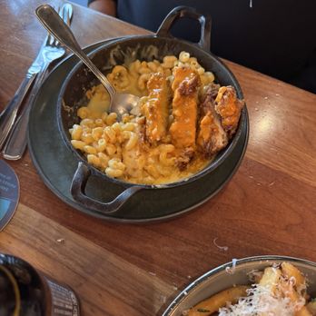 Big Grove Brewpub - Solon - Buffalo chicken Mac and cheese - New American Near Me - Solon, Iowa