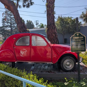 Little Provence Cafe - Citroën 2CV French car outside - Breakfast & Brunch Near Me - Arcadia, California Little Provence Cafe - Citroën 2CV French car outside - Breakfast & Brunch Near Me - Arcadia, California