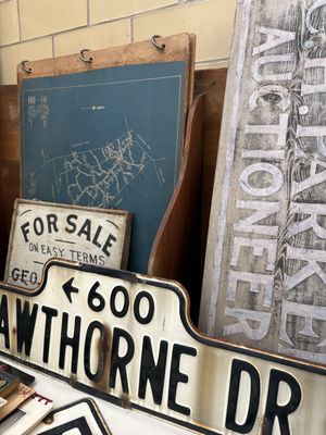 Retherford's Antiquities & Auction Services by null