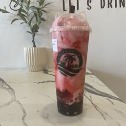 Strawberry Smoothie with strawberry popping boba and tapioca pearls