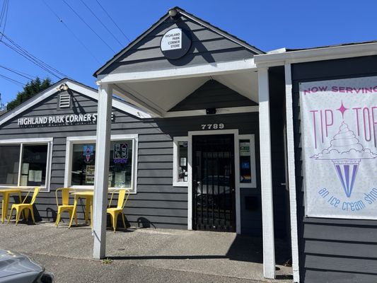 Highland Park Corner Store by null