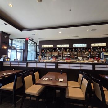 Gal's Sushi - Inside - Sushi Bars Near Me - Markham, Ontario