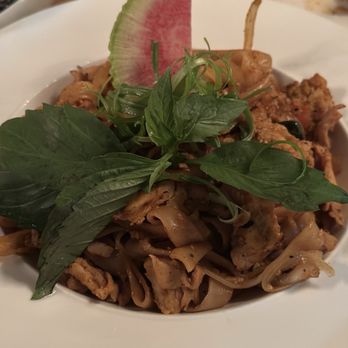 Lat14 Asian Eatery - Chicken drunken noodles - Asian Fusion Near Me - Golden Valley, Minnesota