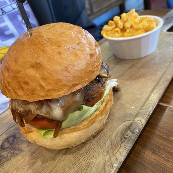 Red Maple - Mushroom and Swiss Burger - Cafes Near Me - Los Angeles, California Red Maple - Mushroom and Swiss Burger - Cafes Near Me - Los Angeles, California