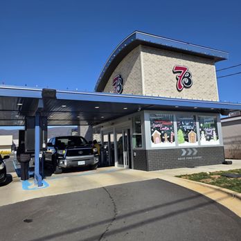 7 Brew Coffee - The Coffee Shop building and two Drive-thru lanes. - Coffee & Tea Near Me - Salem, Virginia