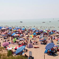 Short Trips Bus Tours & Weekend Getaways - Day trip to Grand Bend Beach on Lake Huron