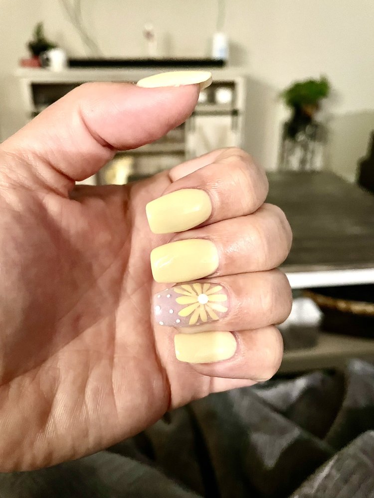 HOLLYWOOD NAIL & SPA Updated September 2024 88 Photos & 50 Reviews