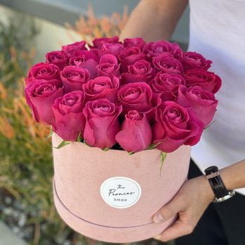 The Peonies Shop - Beautiful Pink Roses - Florists Near Me - Los Angeles, California The Peonies Shop - Beautiful Pink Roses - Florists Near Me - Los Angeles, California
