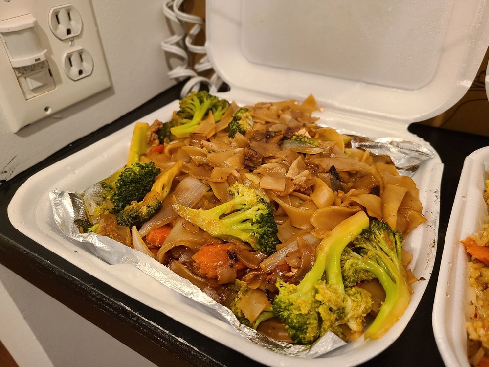 THAI PALMS RESTAURANT Updated September 2024 115 Photos & 274