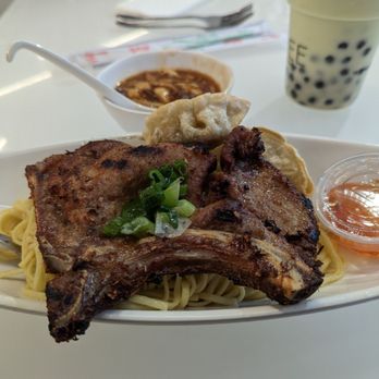 Joy Yee Noodle - Lemongrass pork chop with garlic noodles lunch special - Chinese Near Me - Chicago, Illinois Joy Yee Noodle - Lemongrass pork chop with garlic noodles lunch special - Chinese Near Me - Chicago, Illinois