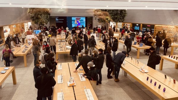 Apple Store Piazza Liberty by null