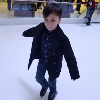 Lloyd Center Ice Rink - Skating Rinks Near Me - Portland, Oregon Lloyd Center Ice Rink - Skating Rinks Near Me - Portland, Oregon