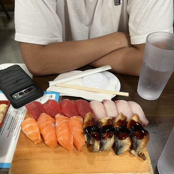 Kats Sushi - Maguro, Salmon, Hamachi, and Unagi Nigiri - Sushi Bars Near Me - Honolulu, Hawaii Kats Sushi - Maguro, Salmon, Hamachi, and Unagi Nigiri - Sushi Bars Near Me - Honolulu, Hawaii