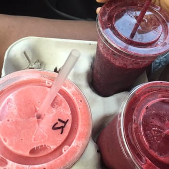 Chomp - Array of berry smoothies - American Near Me - Rochester, Michigan Chomp - Array of berry smoothies - American Near Me - Rochester, Michigan