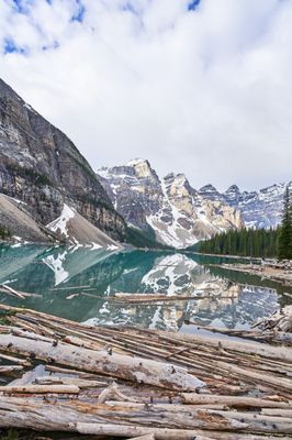 Moraine Lake by null