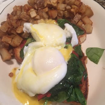 Chef Vargas - Veggie benedict, chicken and waffles, Creme brûlée French toast - Breakfast & Brunch Near Me - Elkins Park, Pennsylvania Chef Vargas - Veggie benedict, chicken and waffles, Creme brûlée French toast - Breakfast & Brunch Near Me - Elkins Park, Pennsylvania