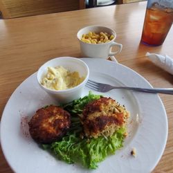 One Luv & Jackie D's - Crab cake platter