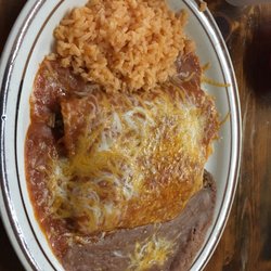 Prado's - Beef enchiladas with red sauce