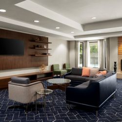 Courtyard by Marriott Stockton - Lobby with fireplace