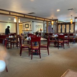 Chen's Family Dish - Dining room