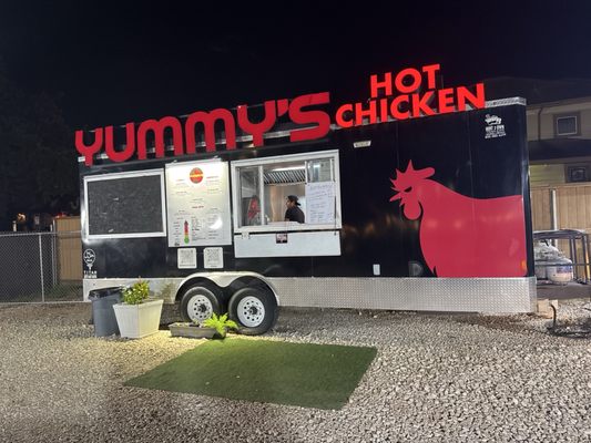 Yummy's Hot Chicken by null