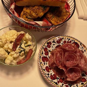 Carbone - Complementary focaccia, pickled cauliflower, and salami - New American Near Me - Miami Beach, Florida Carbone - Complementary focaccia, pickled cauliflower, and salami - New American Near Me - Miami Beach, Florida