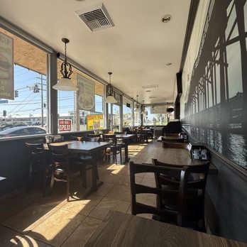 Tom's Place - So clean inside and out! - Burgers Near Me - Costa Mesa, California