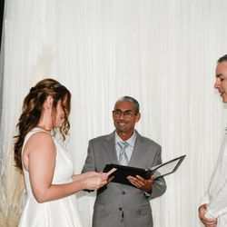 Wedding by Leo - Bride reading Vows