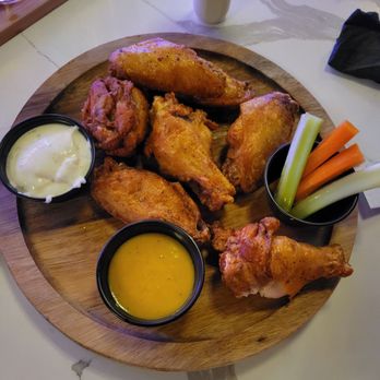 Tavern 517 - Wings - New American Near Me - Garfield, New Jersey