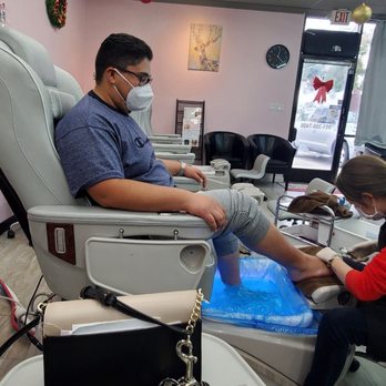 V Nails & Spa - Pedi - Nail Salons Near Me - Riverside, California