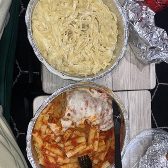 Justino's Pizzeria - Fettuccine Alfredo and chicken parmagina with ziti - Pizza Near Me - New York, New York Justino's Pizzeria - Fettuccine Alfredo and chicken parmagina with ziti - Pizza Near Me - New York, New York