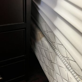 Hampton Inn Columbia - Brown stain on second bed - Hotels Near Me - Columbia, Maryland Hampton Inn Columbia - Brown stain on second bed - Hotels Near Me - Columbia, Maryland