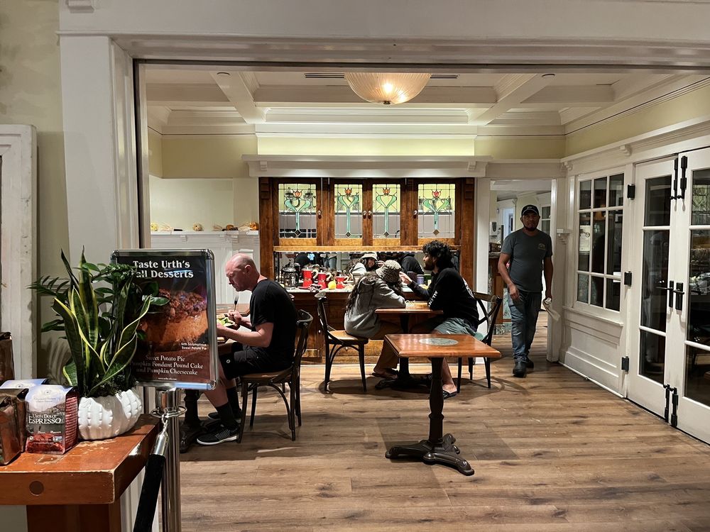 Urth Caffé - Laguna Beach