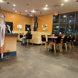 Pick Up Stix Fresh Asian Flavors - Inside seating