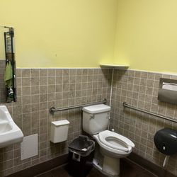 China Bros - Super clean restroom!