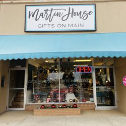 Martin House Gifts - Family owned gift store in Chillicothe Missouri. Unique gifts for all ages; baby, bereavement, jewelry, candles, home decor.