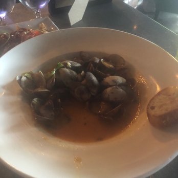 Fleetwood's on Front St - New American Near Me - Lahaina, Hawaii