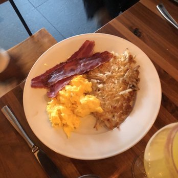 Front Room Tavern - New American Near Me - Dallas, Texas