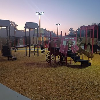 Stagecoach Park - Parks Near Me - Corona, California