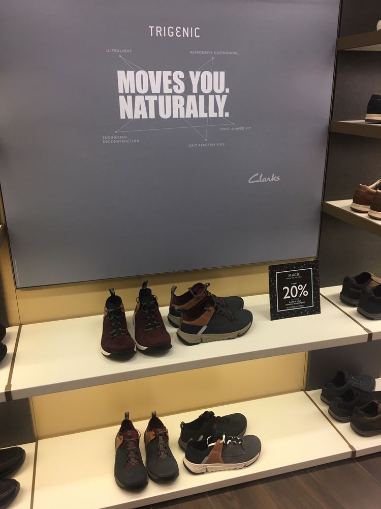 clarks boots kids black